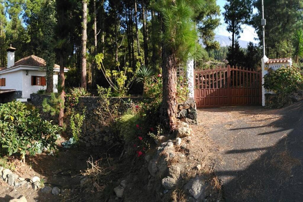 Floral Garden House Villa อิคอดเดลอสวินอส ภายนอก รูปภาพ
